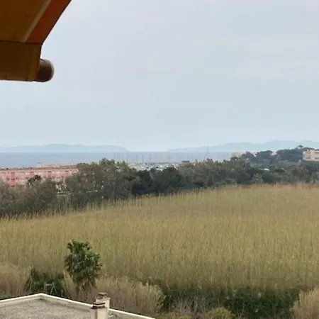 شقة Studio Le Lavandou, Studio Flat, 2 Persons - Fr-1-308-71 لو لا فاندو